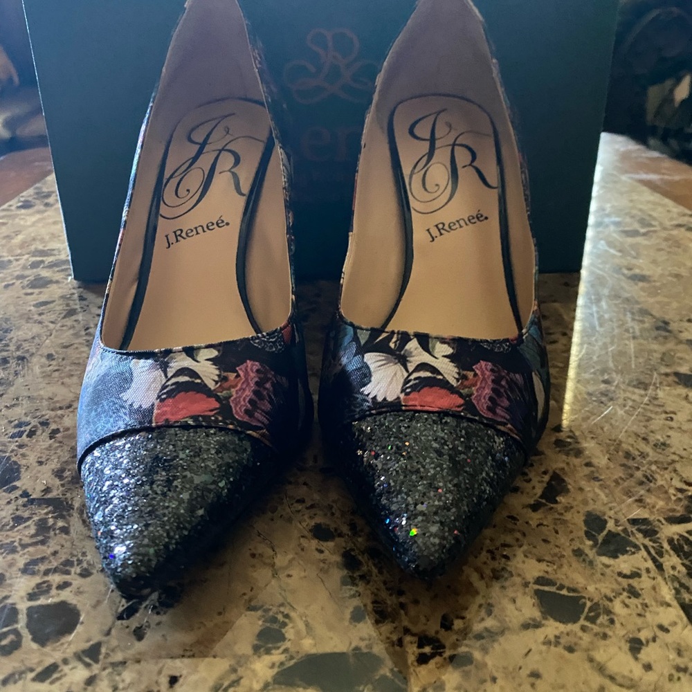 Women J Renee heels size 11